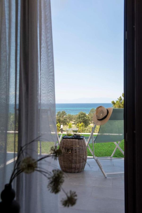 Heraclea Luxury Suites Nea Iraklia Exterior photo