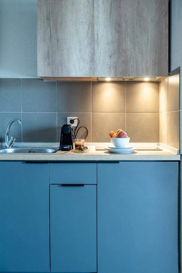 Heraclea Luxury Suites Nea Iraklia Exterior photo