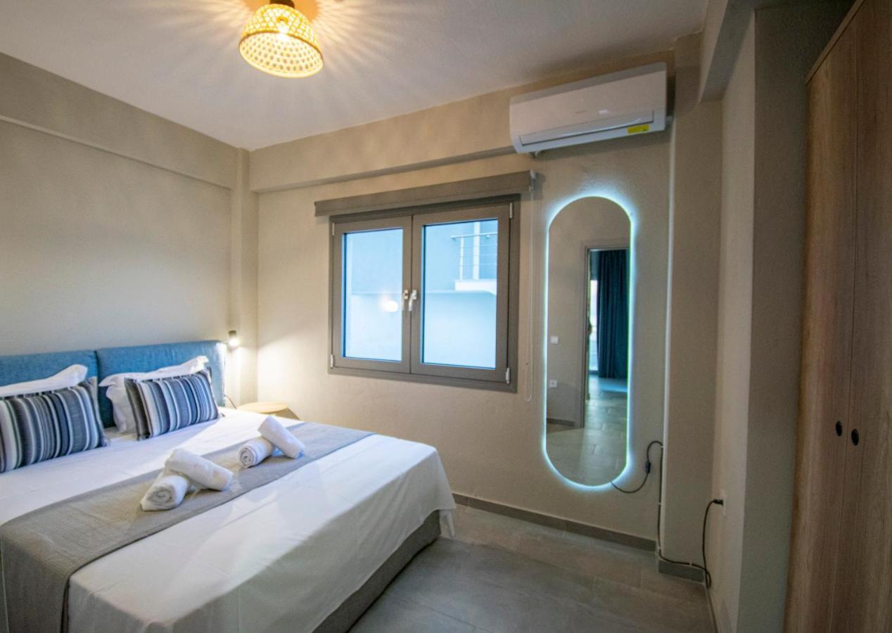 Heraclea Luxury Suites Nea Iraklia Exterior photo