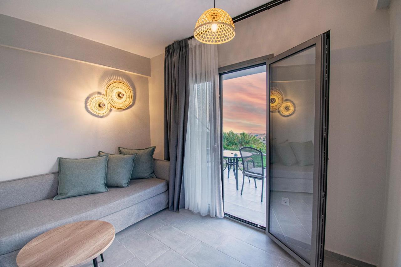 Heraclea Luxury Suites Nea Iraklia Exterior photo