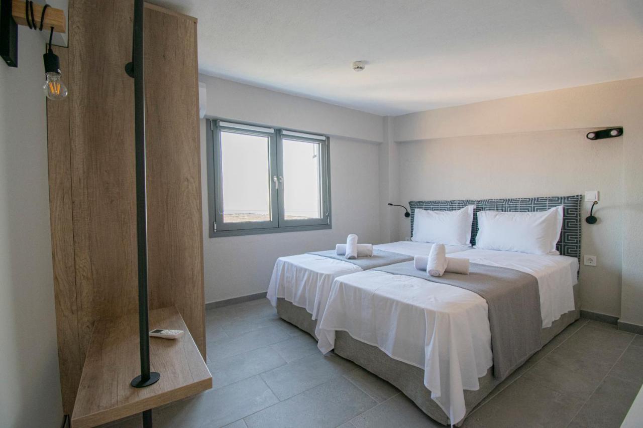 Heraclea Luxury Suites Nea Iraklia Exterior photo